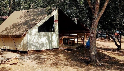 Tienda, 2 habitaciones