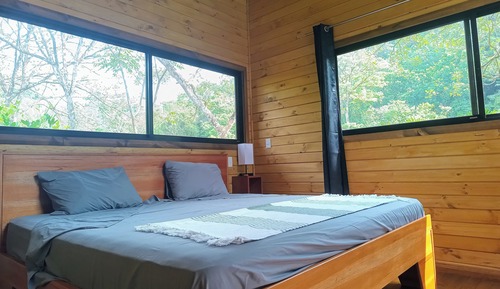 Casa de campo superior, 1 cama de matrimonio con sofá cama, vistas al río