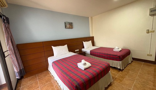 Habitación Deluxe con 2 camas individuales, balcón, vistas al jardín