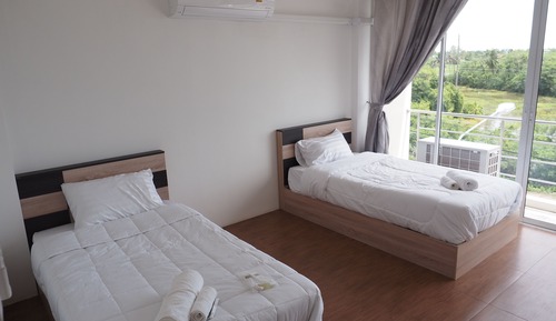 Habitación básica con 1 cama doble o 2 individuales