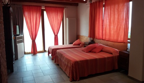 Habitación Confort con 1 cama doble o 2 individuales, balcón, vistas al patio
