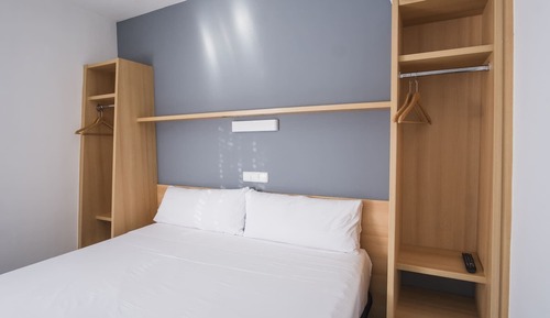 Habitación estándar con 1 cama doble o 2 individuales