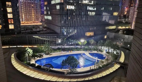 Apartamento ejecutivo, 2 camas dobles, cocina, vistas al jardín