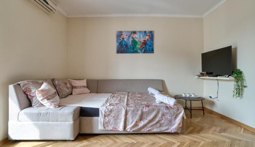 Apartamento familiar, balcón, vistas parciales al mar