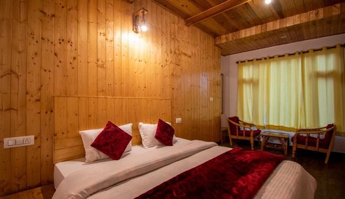 Habitación cuádruple estándar, vistas a la montaña