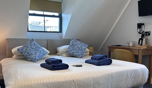 Habitación clásica con 1 cama doble o 2 individuales