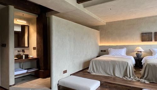 Habitación estándar con 2 camas individuales, balcón