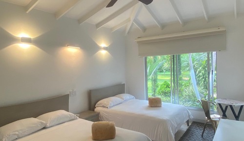 Habitación cuádruple Confort, vistas al jardín
