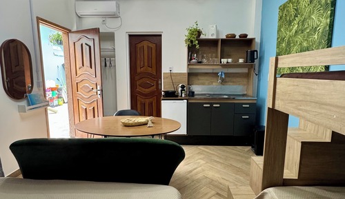 Estudio estándar, no fumadores, microondas