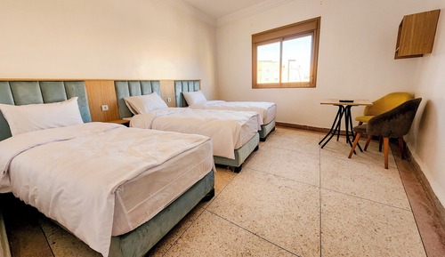 Habitación triple estándar, vistas a la ciudad