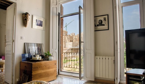 Apartamento clásico, patio, vistas a la ciudad