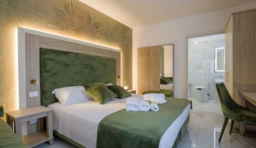 Habitación triple Confort, accesible para personas con discapacidad