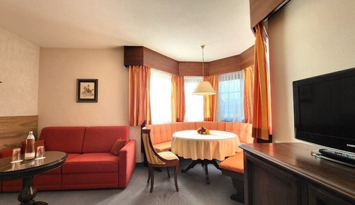 Habitación Deluxe con 1 cama doble o 2 individuales, balcón, vistas a la montaña