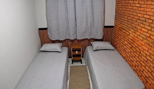 Apartamento superior, 2 habitaciones, cocina, en una planta alta