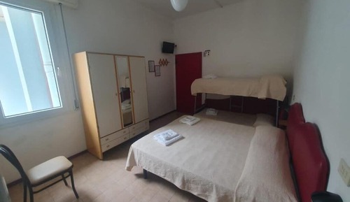 Habitación cuádruple económica