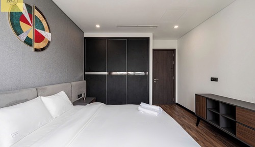 Apartamento Royal, 3 habitaciones, balcón, vistas a la ciudad
