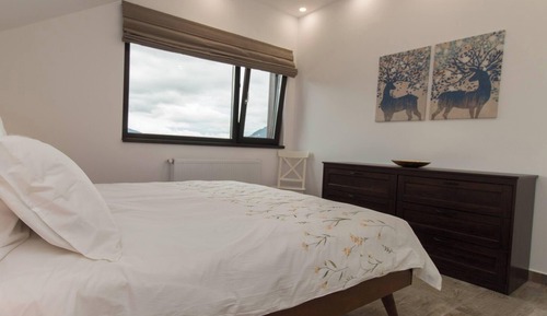 Apartamento, 2 habitaciones, balcón, vistas a la montaña