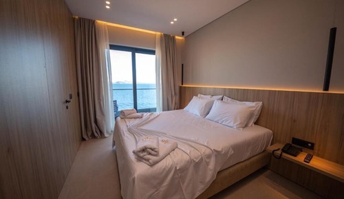 Habitación triple Deluxe, balcón, vistas al mar
