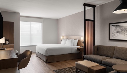 Habitación, 1 cama de matrimonio grande con sofá cama, ducha adaptada