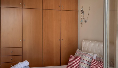 Apartamento básico, 1 cama de matrimonio con sofá cama, balcón, frente a la playa