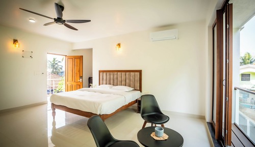 Habitación superior, balcón, vistas al jardín