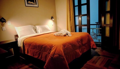 Habitación clásica con 1 cama doble o 2 individuales, vistas al patio
