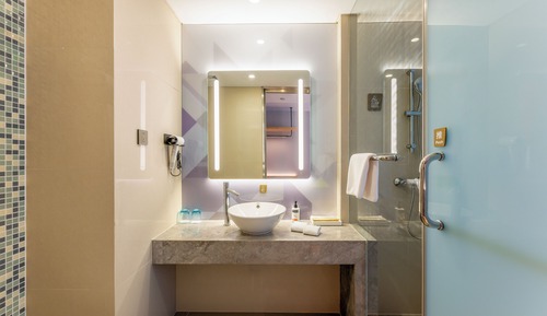 Habitación estándar, 1 cama de matrimonio grande (High Floor)