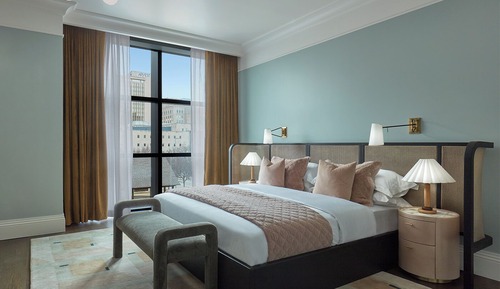 Habitación Deluxe, 1 cama de matrimonio grande, vistas a la ciudad (Corner King Guestroom)