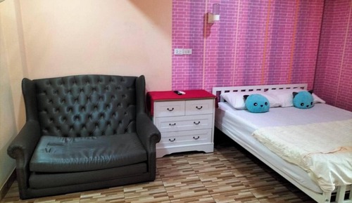 Habitación estándar con 1 cama doble o 2 individuales, baño privado
