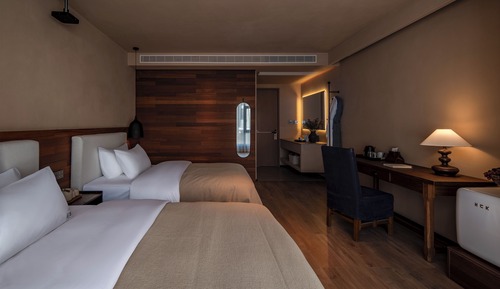 Habitación básica con 2 camas individuales
