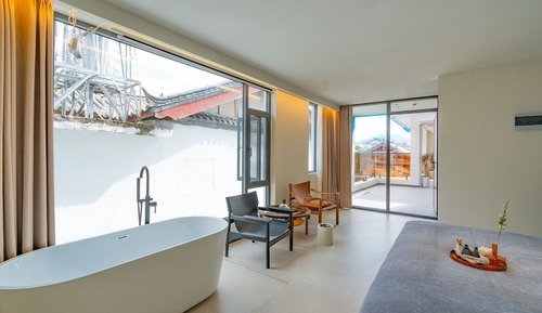 Suite estudio de diseño, 1 cama de matrimonio, fumadores, vistas al patio