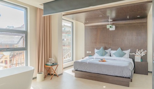 Habitación panorámica, 1 cama de matrimonio, balcón, vistas al patio