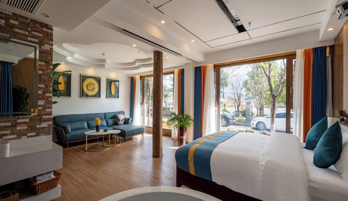 Suite estudio básica, 1 cama de matrimonio, fumadores, baño privado