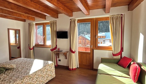 Habitación triple familiar, vistas a la montaña