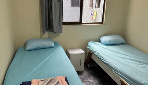 Apartamento básico, 2 habitaciones, balcón, vistas a la ciudad