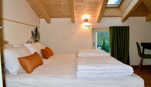 Habitación económica con 1 cama doble o 2 individuales, vistas al patio