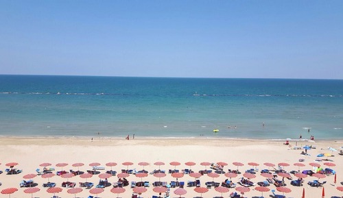 Habitación Confort doble, balcón, vistas parciales al mar