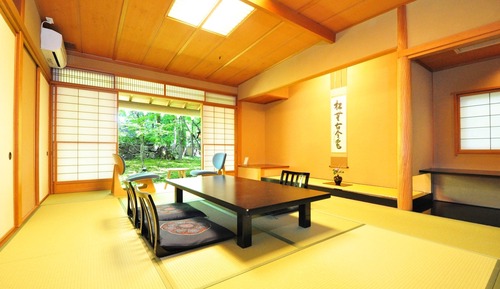 Suite familiar, 1 habitación, bañera de hidromasaje, vistas al jardín