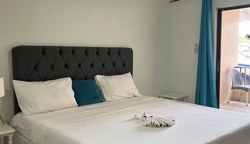 Habitación económica, vistas parciales al mar