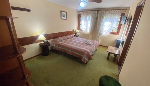 Habitación clásica con 1 cama doble o 2 individuales, vistas al parque