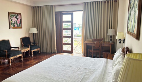 Habitación superior, 1 cama de matrimonio, vistas a la ciudad