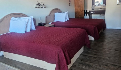 Habitación económica, 2 camas de matrimonio, vistas a la montaña