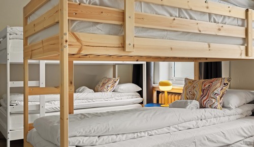 Habitación, varias camas