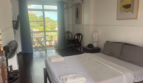 Habitación básica doble, balcón, vistas a la montaña