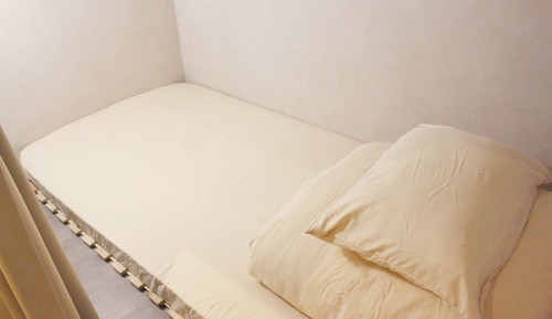 Habitación individual económica, solo para mujeres, no fumadores