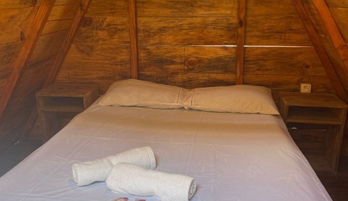 Habitación básica con 2 camas individuales, 1 cama doble, no fumadores