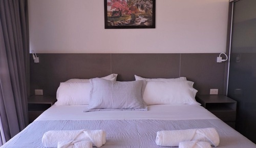 Apartamento clásico, balcón, vistas al jardín