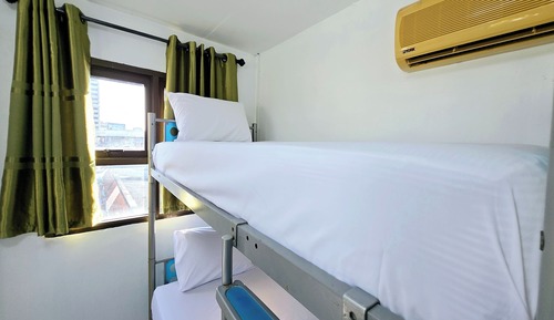 Dormitorio compartido, dormitorio mixto