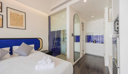 Estudio, 1 cama de matrimonio grande, balcón, vistas al mar