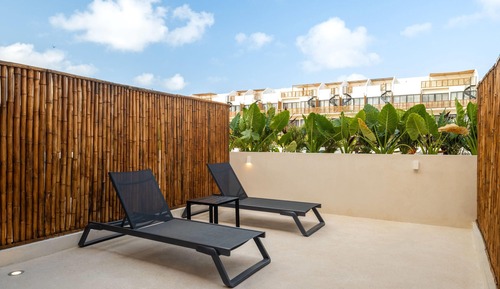 Habitación estándar, 1 cama de matrimonio grande, no fumadores, vistas a la piscina